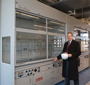 New Chemistry Building reflects its environment