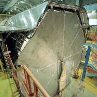 MINOS experiment weighs in on neutrino mystery