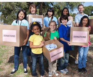 Exchanging freebies builds community, new study shows