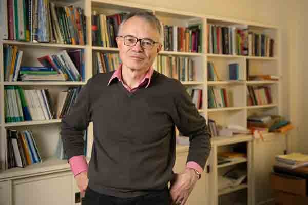 Jonathan Osborne,   of science education, says teachers should help students lea