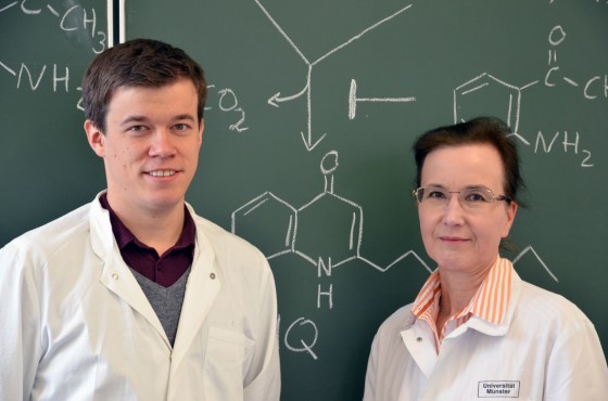 Doctoral student Steffen Drees and  Susanne Fetzner 
		 - WWU/Franziska Birmes