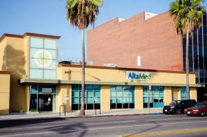 Brief primary care intervention cut risky drug use among Latinos by 40 percent