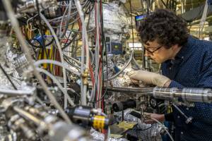 Topological Matters: Toward a New Kind of Transistor