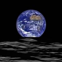 Formation of the moon brought water to earth