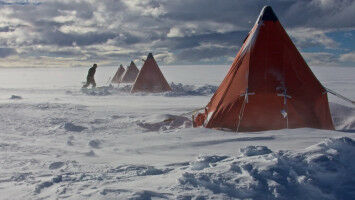 Antarctic ice reveals 700 years of environmental impact