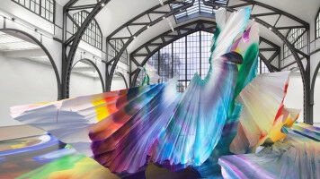 Molecules in collective ecstasy