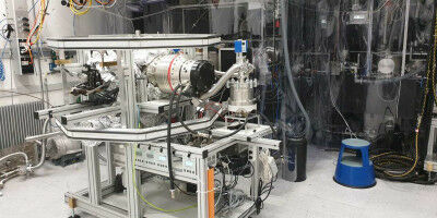 Attosecond measurement on electrons in water clusters