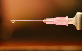 Calls for opioid agonist treatments to be used in the treatment of injecting-related infections