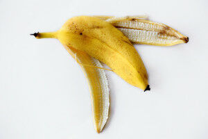 Getting hydrogen out of banana peels