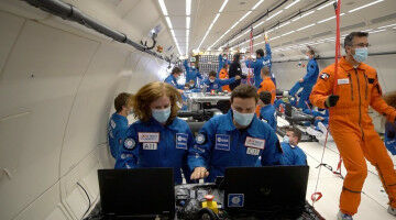 How easy is it to create oxygen from water on Mars?