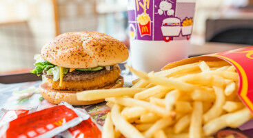 Signaling pathway in the brain to control food intake decoded