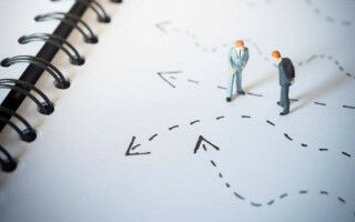 Replaying experiences can help future decision making