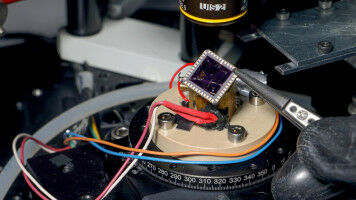 A 2D device for quantum cooling