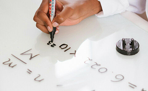 Chemists create breakthrough porous materials