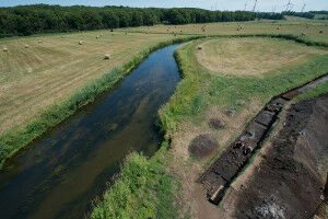 Tollense valley battlefield: arrowheads indicate violent, transregional conflicts in the Bronze Age