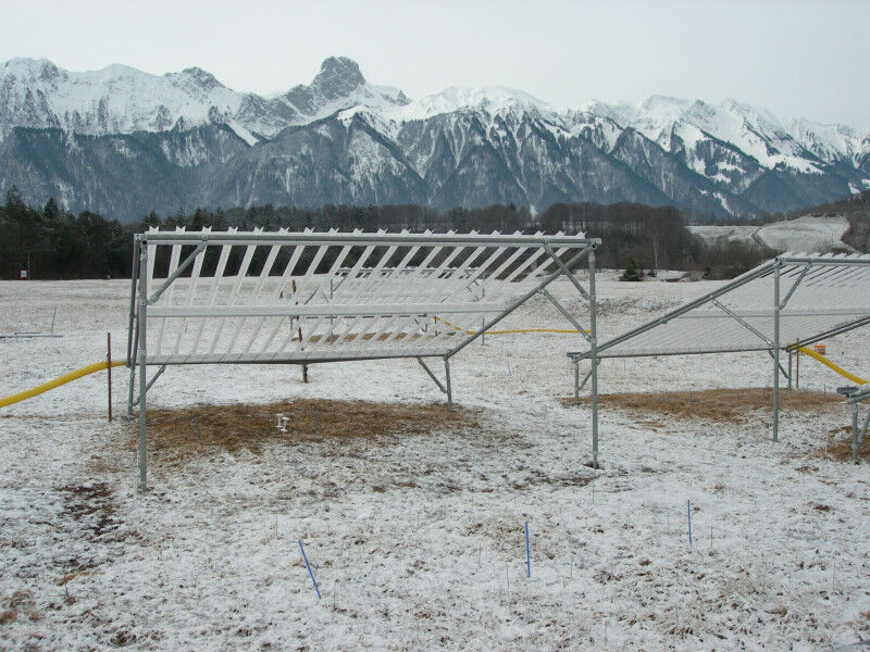 Environment - Rain protection structure used from 2016-2019 in the dry grassland of national importance on the Thun Allmend after light snowfall in early March. (Photo Andreas Stampfli, Bern University of Applied S Environment