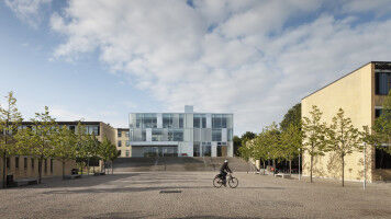 Strengthen social sustainability and research impact