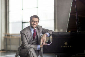 $1 million gift endows UCLA faculty chair in piano performance