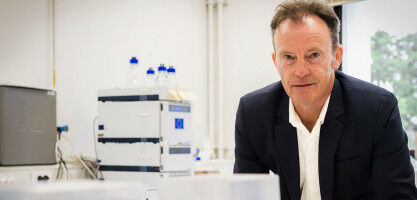 Alexander Kuhn, the chemist who breaks the rules