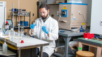 Alumnus revolutionizes battery technology using saltwater