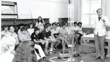 ANU pays tribute to science pioneer and educator Mike Gore