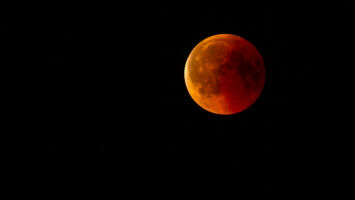 Aussie skygazers to witness blood moon in all its glory