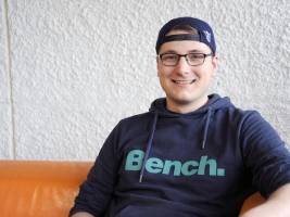 Beach volleyball: Tanja Koch serves