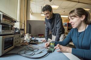 Berkeley Lab Intern Finds Her Way in Particle Physics