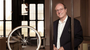 Best Teaching Award caps a career educating tomorrow's physicists