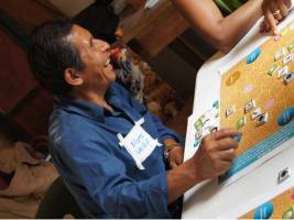 Board game helps Mexican coffee farmers grasp complex ecological interactions