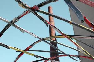 Building a nomadic pavilion out of old skis