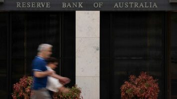 Cash rate should stay at historic low