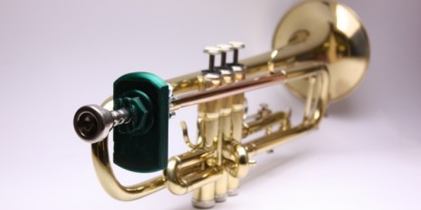 The trumpet mouthpiece with the sensors is as easy to assemble as any other mout