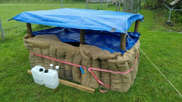 Charcoal cooling blanket for fruit and veggie storage