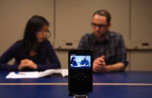 Design eye for the science guy: Drop-in clinic helps scientists communicate data