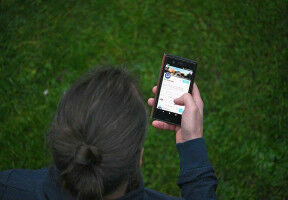 Discussion and de-escalation in social media