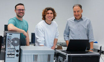 'Diversity connects': students drive 5G research forward