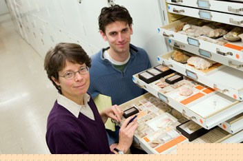 University of Chicago&rsquo;s Susan Kidwell and Adam Toma?ov�ch examine collecti