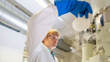 Efficient radiation therapy thanks to nanoparticles