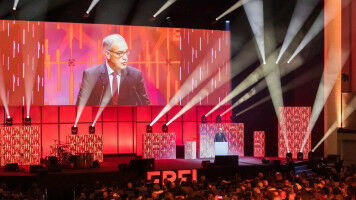 EPFL awards 1179 Master's degrees