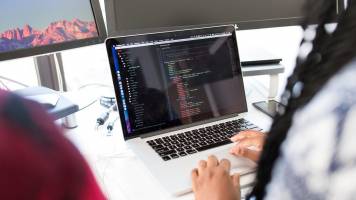 EPFL Extension School creates My Digital Future Fellowship