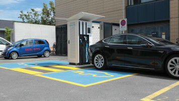 EPFL gets its first fast-charging station for electric vehicles
