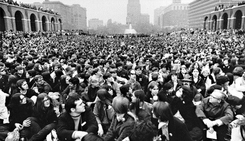 About 7,000 people gathered at Independence Mall in Philadelphia on the first Ea
