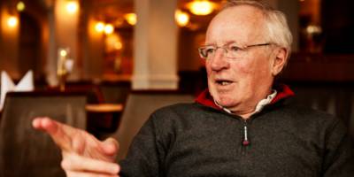 Famous journalist decries feeble press