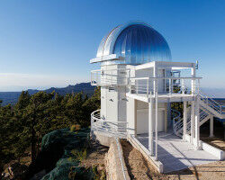 First light for COLIBRI, an outstandingly fast ground-based telescope