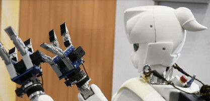 Friends, the robot that adapts in the blink of an eye