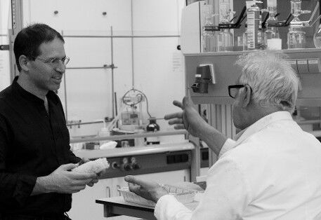 Gadi Rothenberg and Albert Alberts in the lab