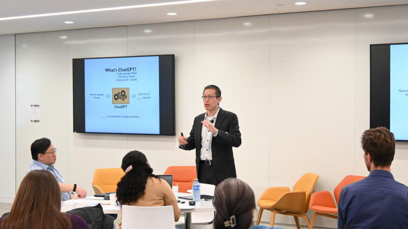 Jimmy Lin gives a presentation about Chat GPT