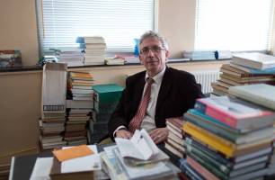 Geometry prize and photojournalism hub: News from the College