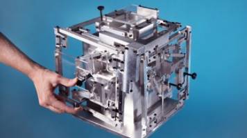 High-precision robots available in kit form